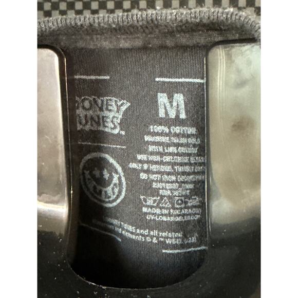 Looney Tunes Daffy Duck Graphic T-shirt with beautiful distressing Size Medium - Picture 2 of 4